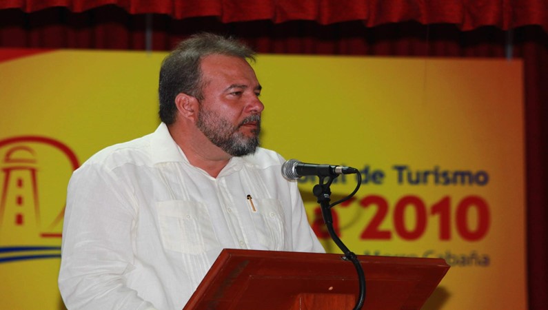 В.Сергачев. Министр по туризму Кубы Мануэль Марреро