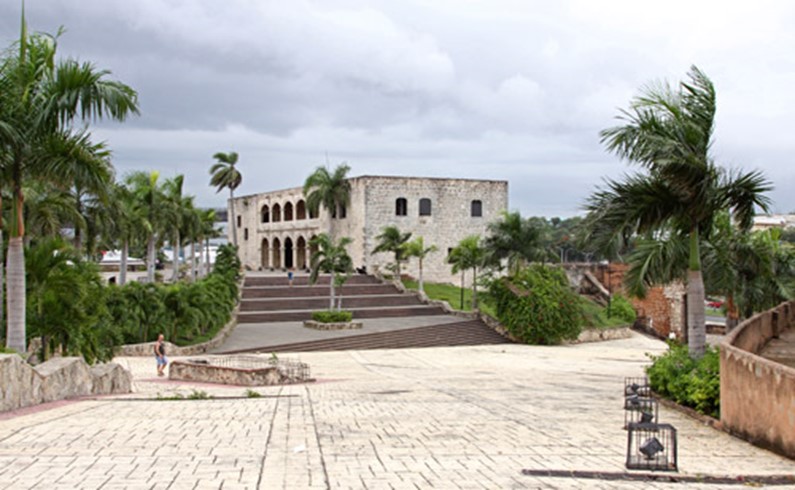 Дворец Алькасар де Колон (Дом Колумба), Санто-Доминго