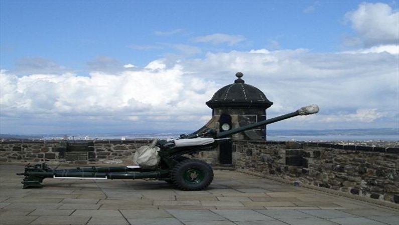 Полуденная пушка в Эдинбургском замке