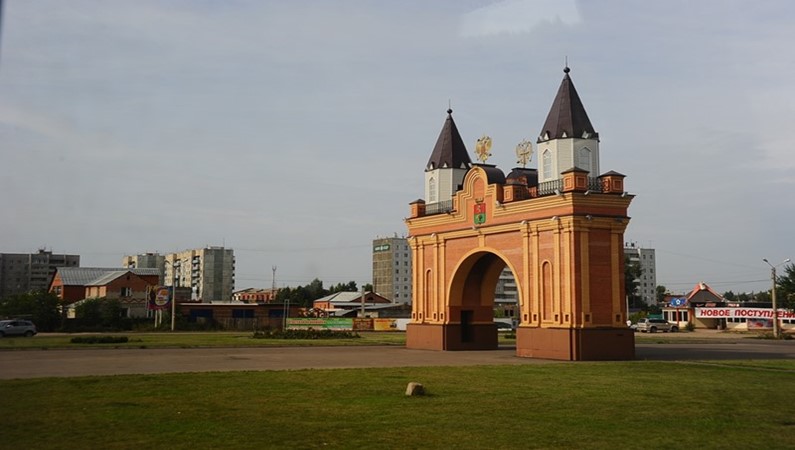 Канск. Триумфальная арка Царские врата, воссоздана по подобию сожженной в 1917 году