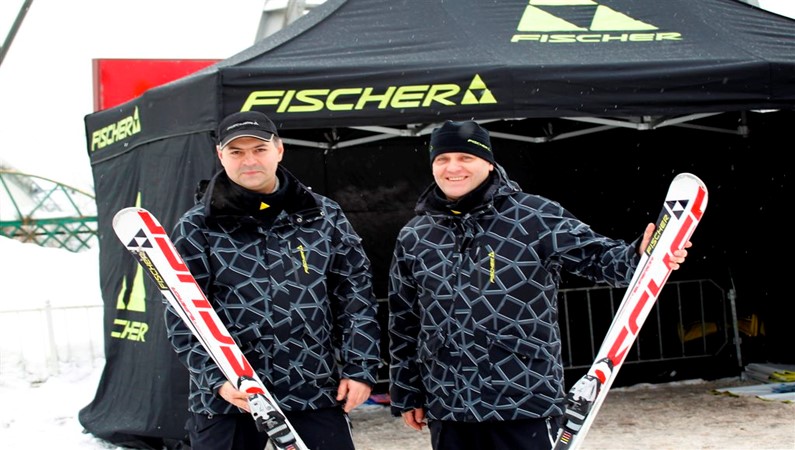 Вот они, наши любимые партнеры из компании Fischer – благодаря им все желающие смогли совершенно бесплатно протестировать лыжи Fischer новой коллекции
