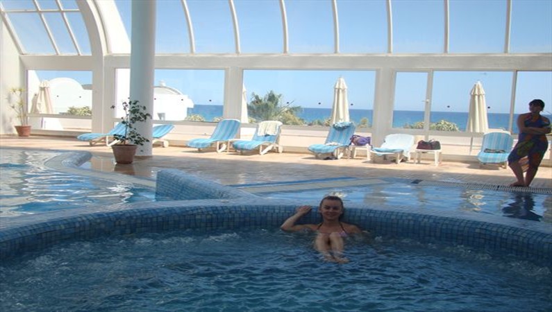 Крытый бассейн отеля Bel Azur