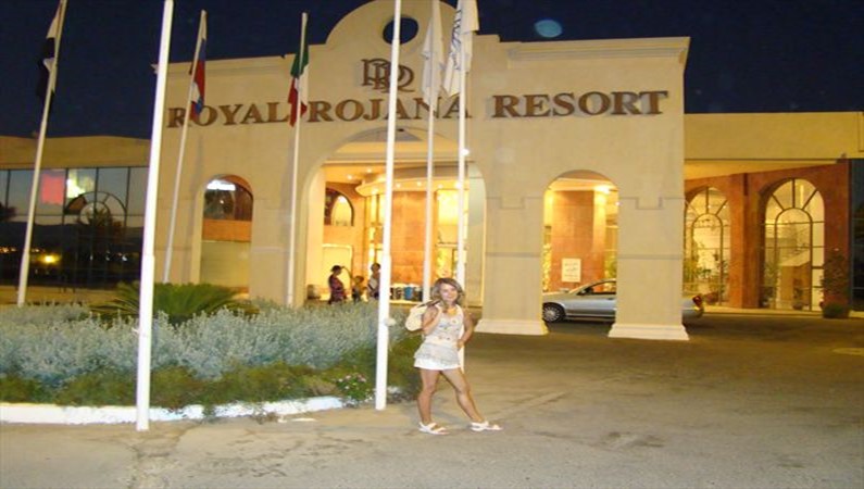 Отель Royal Rojana