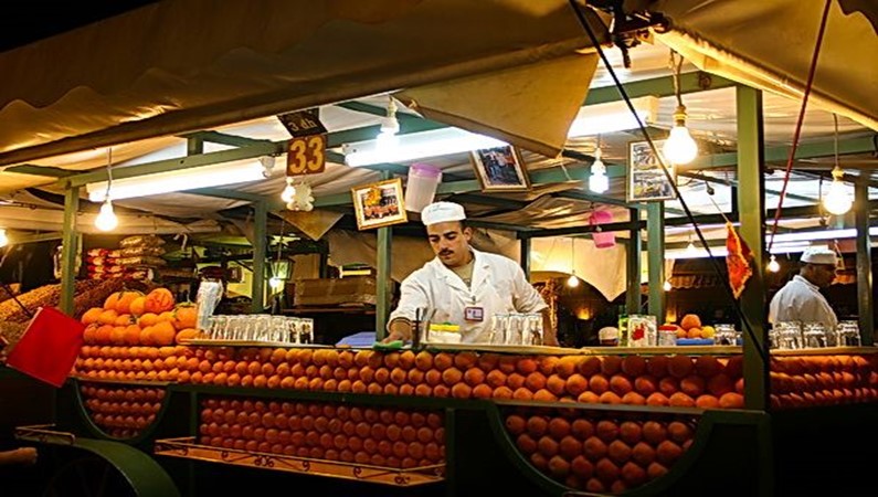 Торговля апельсинами на площади Джема-эль-Фна