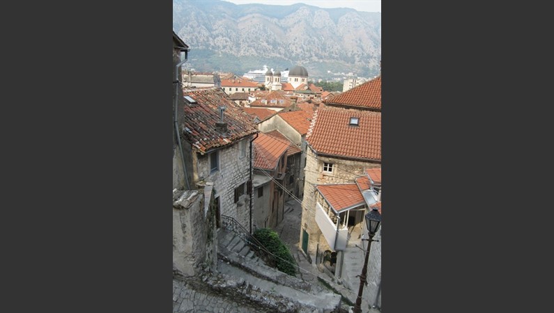 Крепостная лестница заканчивается на улицах Старого города