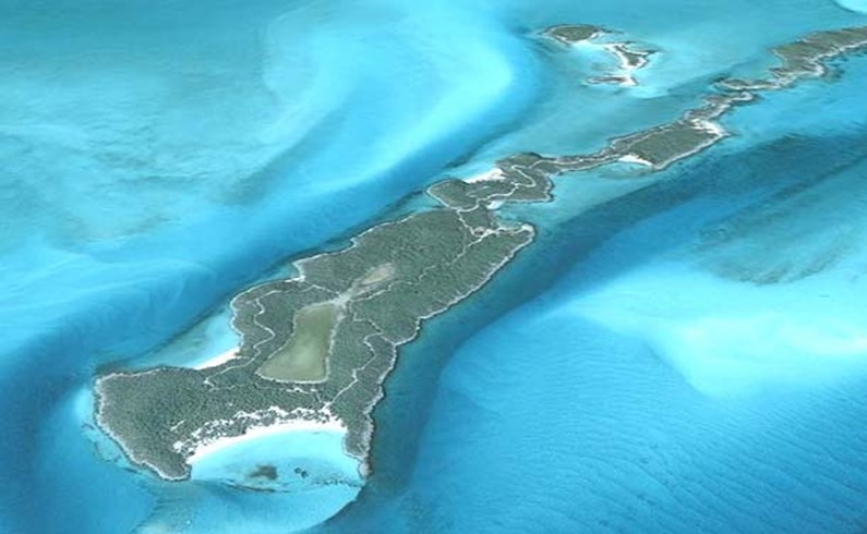 Little halls. Джонни Депп остров. Остров Литтл Холлс Понд Кей. Bahamas остров Джонни Деппа. Остров little Hall’s Pond cay в багамском архипелаге.