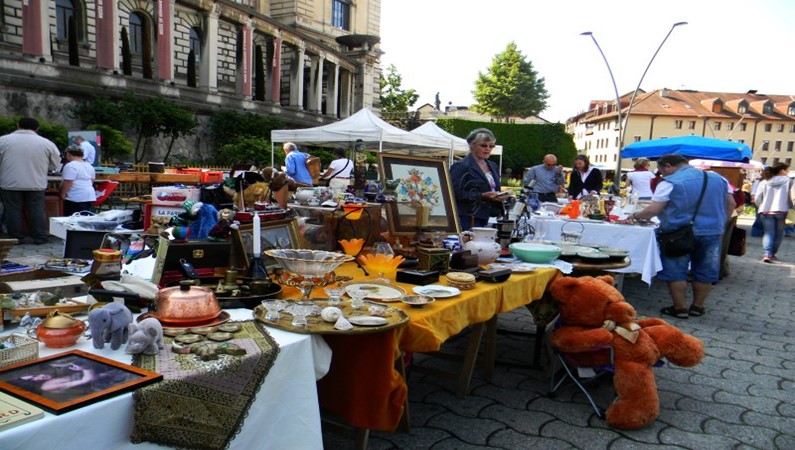 Блошиный рынок в Лозанне