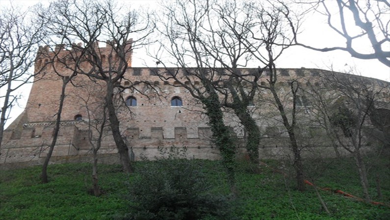  замок   Градара