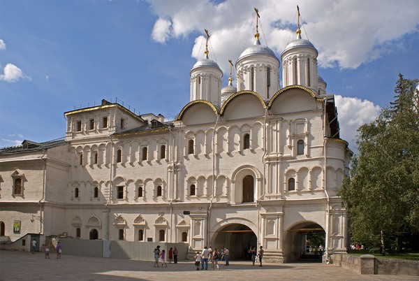 Скамейка воланда на патриарших фото