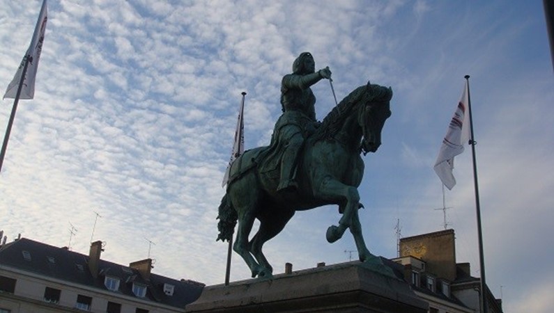 Франция, памятник Жанне д'Арк