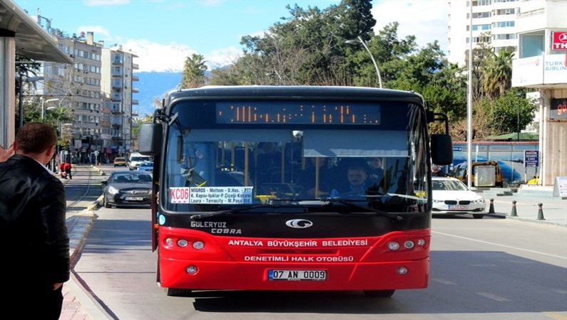 Городской автобус. Маршрут от Коньяалты до Лары