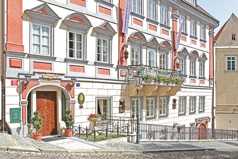 Романтичный отель в центре Праги