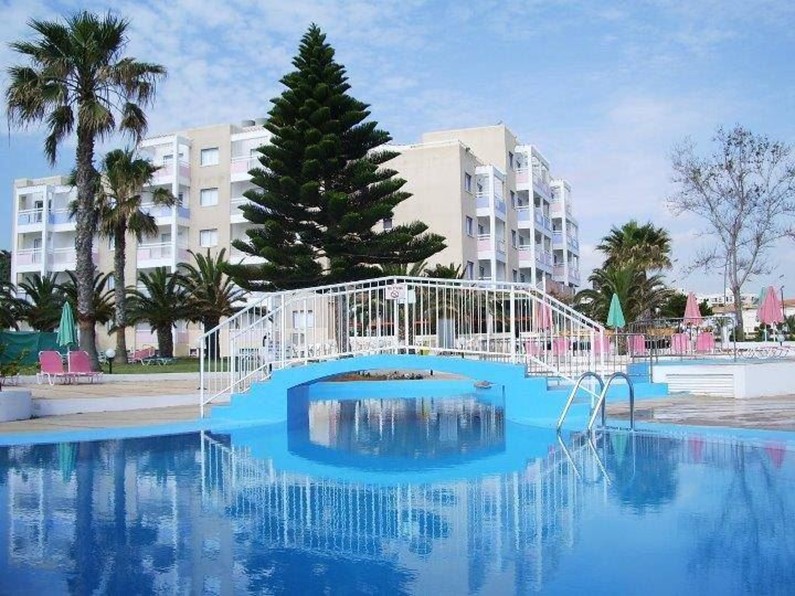 Astreas Beach Hotel Apartments - море и природа хороши