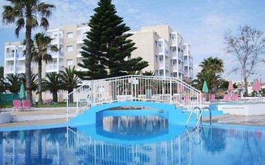 Astreas Beach Hotel Apartments - море и природа хороши
