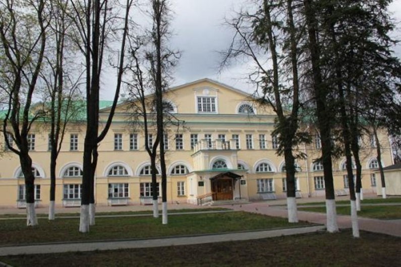 The Old Monastery Hotel - Практически рядом с Лаврой