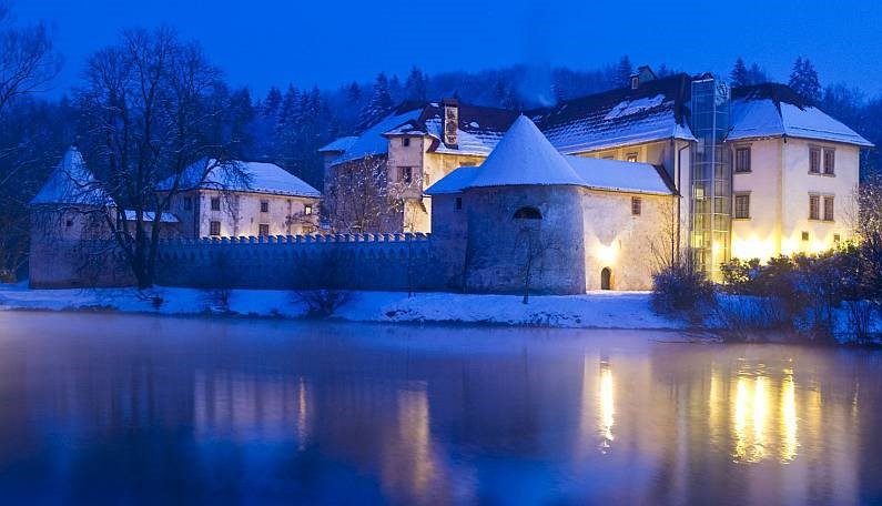 Словения. Замок - отель Отточец