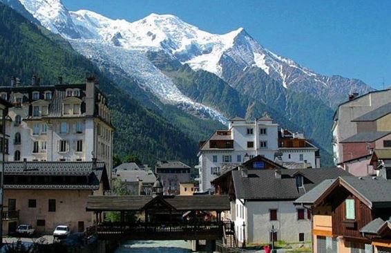 Шамони - самый первый и самый известный курорт Французских Альп