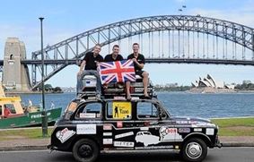 Британские туристы завершили многомесячную поездку на такси