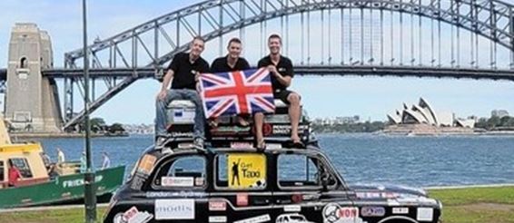 Британские туристы завершили многомесячную поездку на такси
