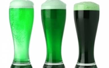Чехия привлекает туристов зеленым пивом