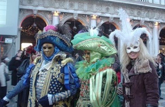 Карнавал в Венеции открыт, несмотря на морозы