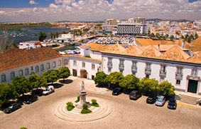 Фару (порт. Faro) — португальский город, в котором 10 месяцев в году светит солнце