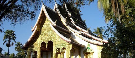 Луангпхабанг - город буддийских храмов и монастырей, потрясающих водопадов и пещер