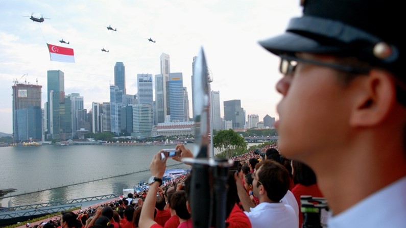 Празднично и торжественно Сингапур празднует 51-й День независимости