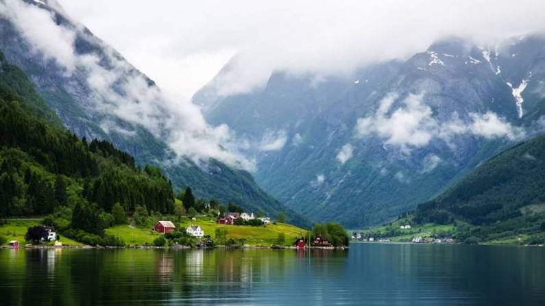 Фьорды Норвегии – лучший вариант для путешествия весной