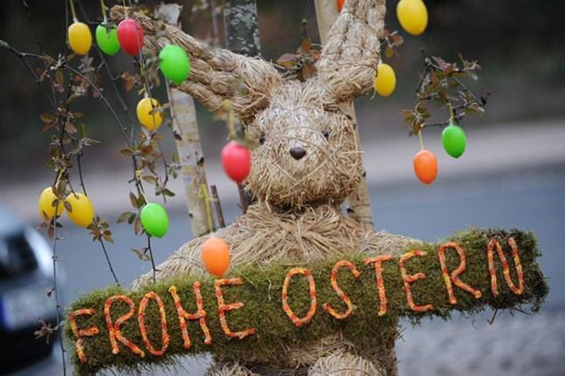 Когда в этом году немецкая пасха. Праздник Ostern в Германии. Остерн немецкая Пасха. Ostern пасхальные традиции Германии. Пасхальные обычаи в Германии.