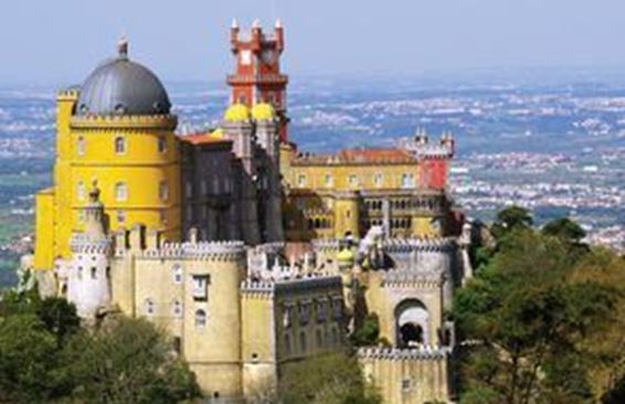 Синтра - один из самых посещаемых городов в Португалии