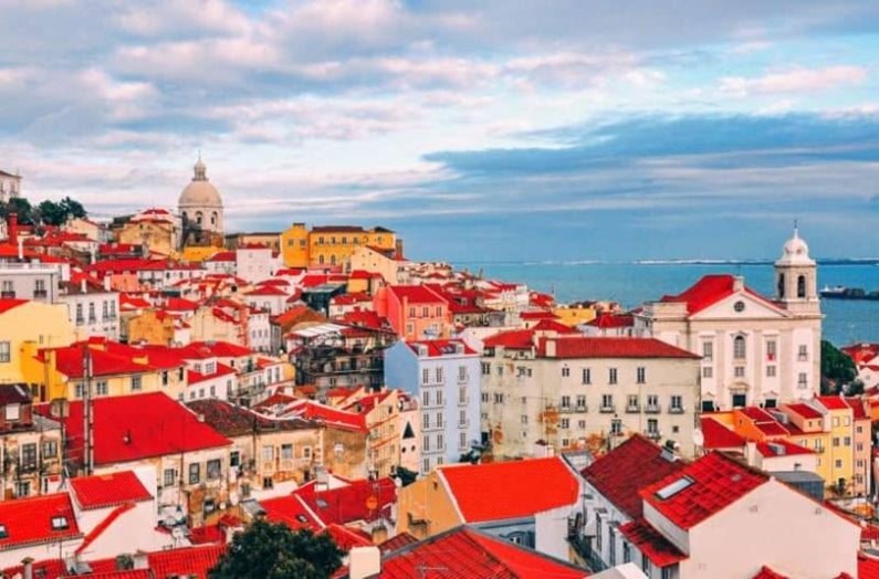 Лиссабон – город, сверкающий тысячами оттенков