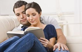 Уединение на пользу отношениям: 3 книги, которые помогут вам понять друг друга ближе