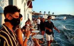 Как россиянам попасть на закрытые курорты Греции в бархатный сезон