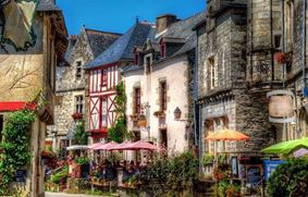 Девять самых красивых деревень Франции