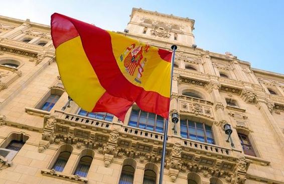 Испания открыта для всех вакцинированных туристов