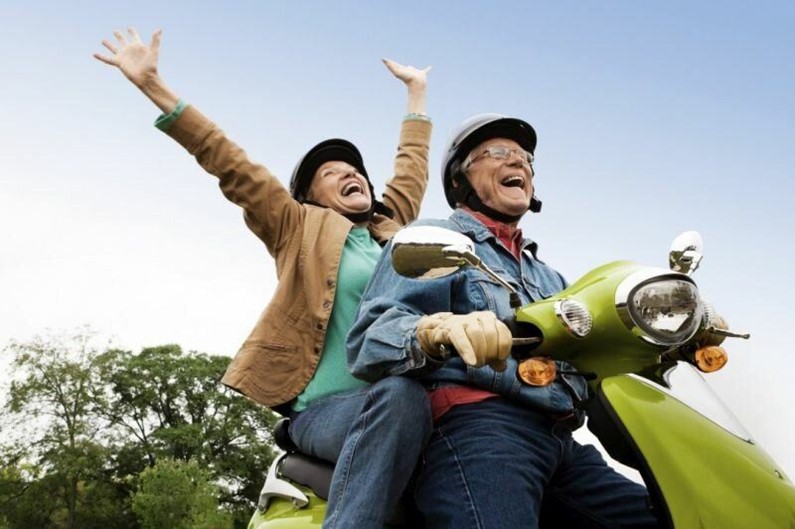 Безопасно ли сегодня путешествовать людям старше 60 лет? 