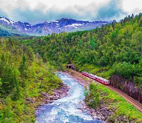 ТОП Самых захватывающих путешествий на поезде по Европе в 2022-м году