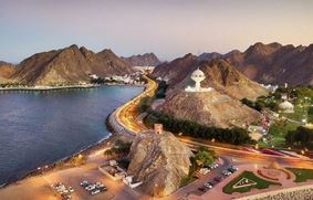 От скалистых пиков до диких дельфинов — вот почему вам стоит побывать в Омане
