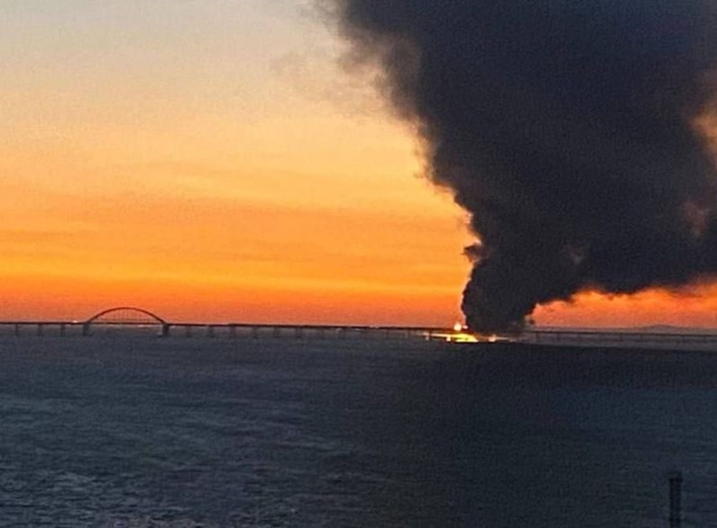 Взрыв на Крымском мосту. Как теперь попасть на полуостров?