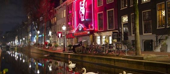 Прочему Амстердам теряет свою туристическую привлекательность