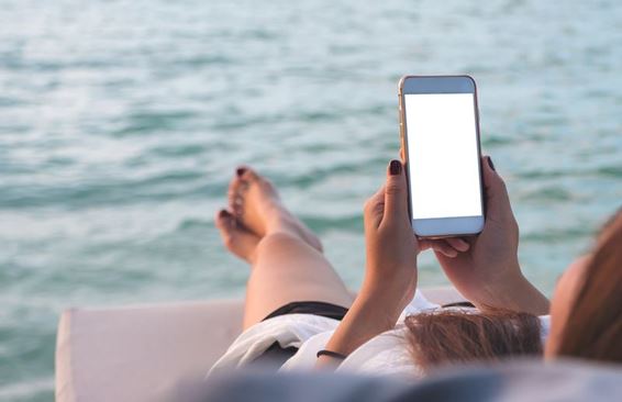 Как защитить телефон во время отдыха на пляже