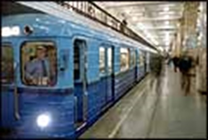 В Москве пассажирам метро показали спектакль о любви