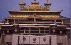 Власти Китая снижают цены на посещение монастырей и дворцов в Тибете