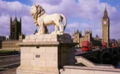 Знаменитые статуи львов расскажут туристам, чем их порадует Лондон в Рождественские каникулы