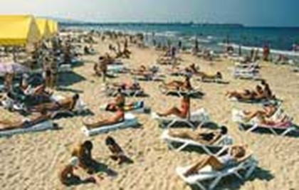 Спрос на туристические услуги в России упал на 30%