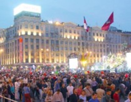Трехсоткилограммовый валенок установят в Москве на площади Революции