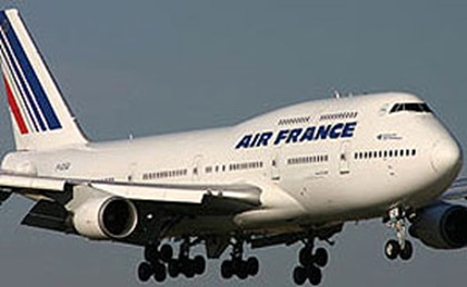 Самолет авиакомпании Air France совершил вынужденную посадку в Амстердаме