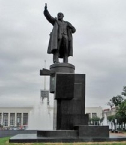 Реставрацию памятника Ленину в Петербурге проведут на месте