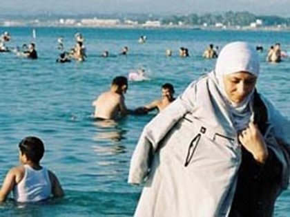 Неженатым отдыхающим не видать пляжей Мертвого моря